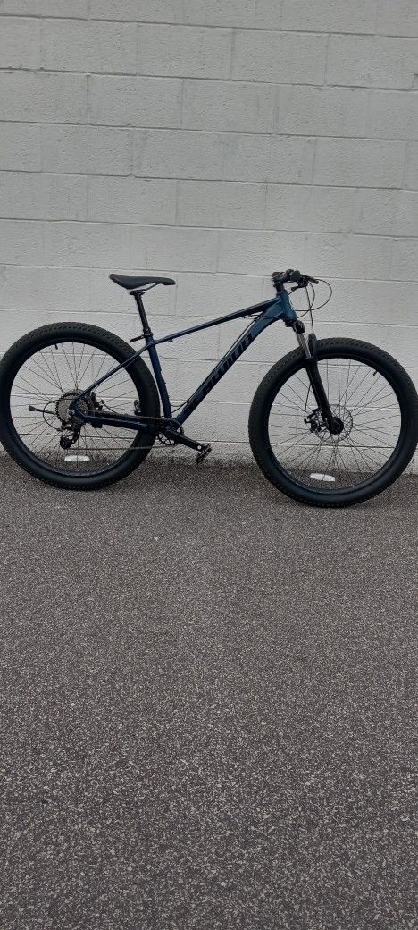 Schwinn Axum Mountain Bike 