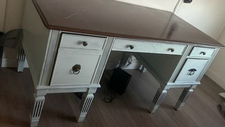 Big table desk with Drawers antic style