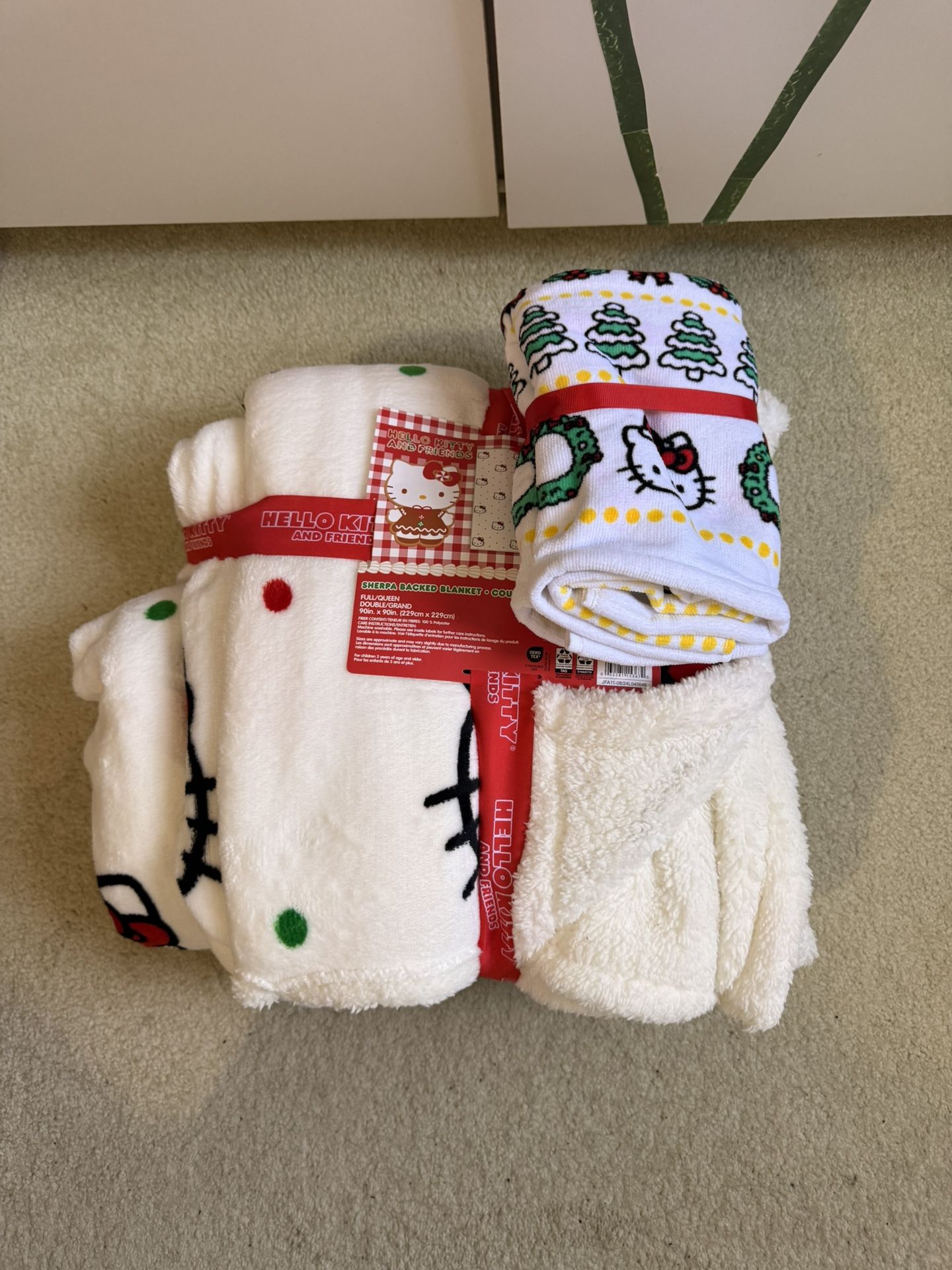 Hello Kitty Christmas Sherpa Blanket + Hello Kitty Hand Towel