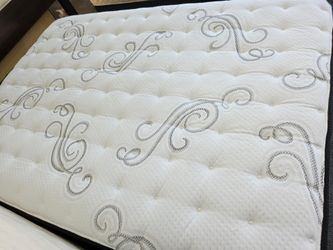 Sealy Posturpedic
Perfomance Full Size
Mattress Only
Like nevw, very comty
140 dlls free delivery
mattress only