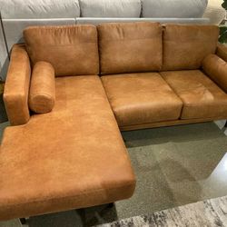 Arroyo Caramel Living Room Set (Sofa Chaise)
