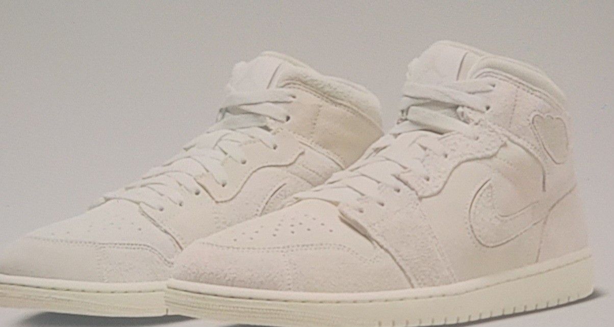 NEW NIKE AIR JORDAN 1 MID SE CRAFT