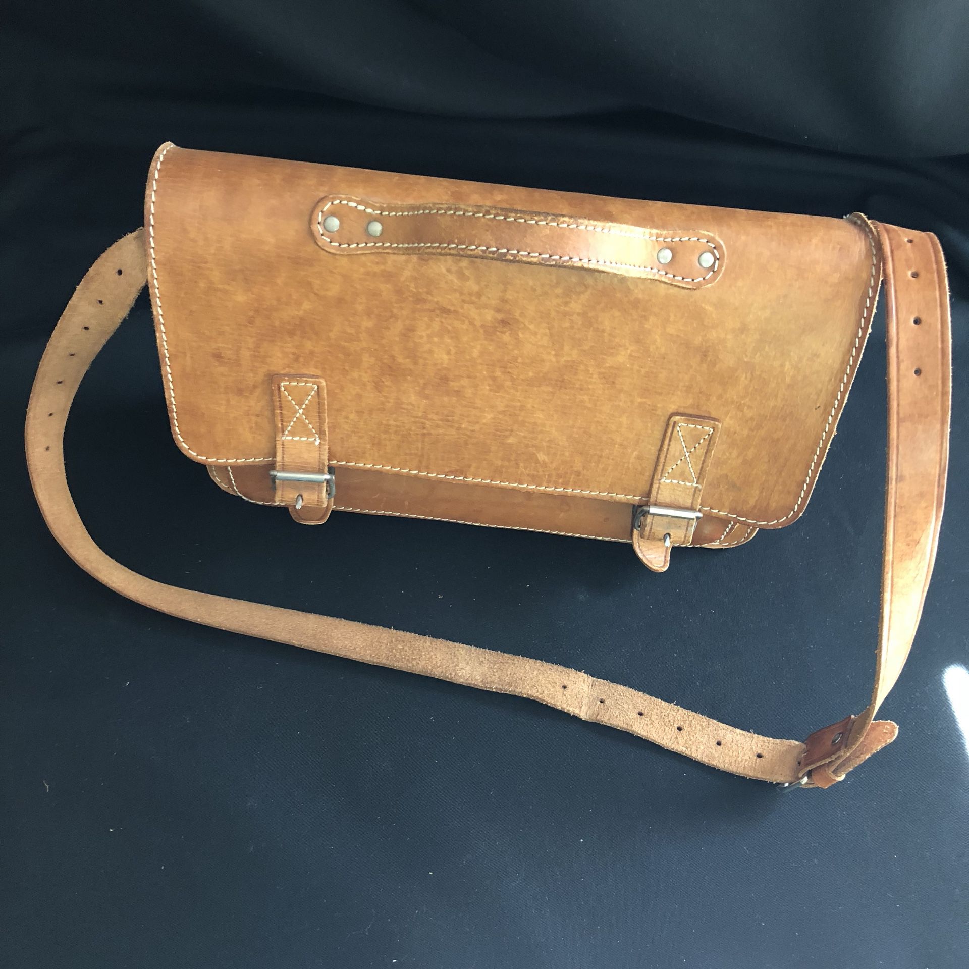 Hartmann Belting Leather Double Gusset Flapover Messenger Bag Briefcase  Attache. for Sale in Los Angeles, CA - OfferUp