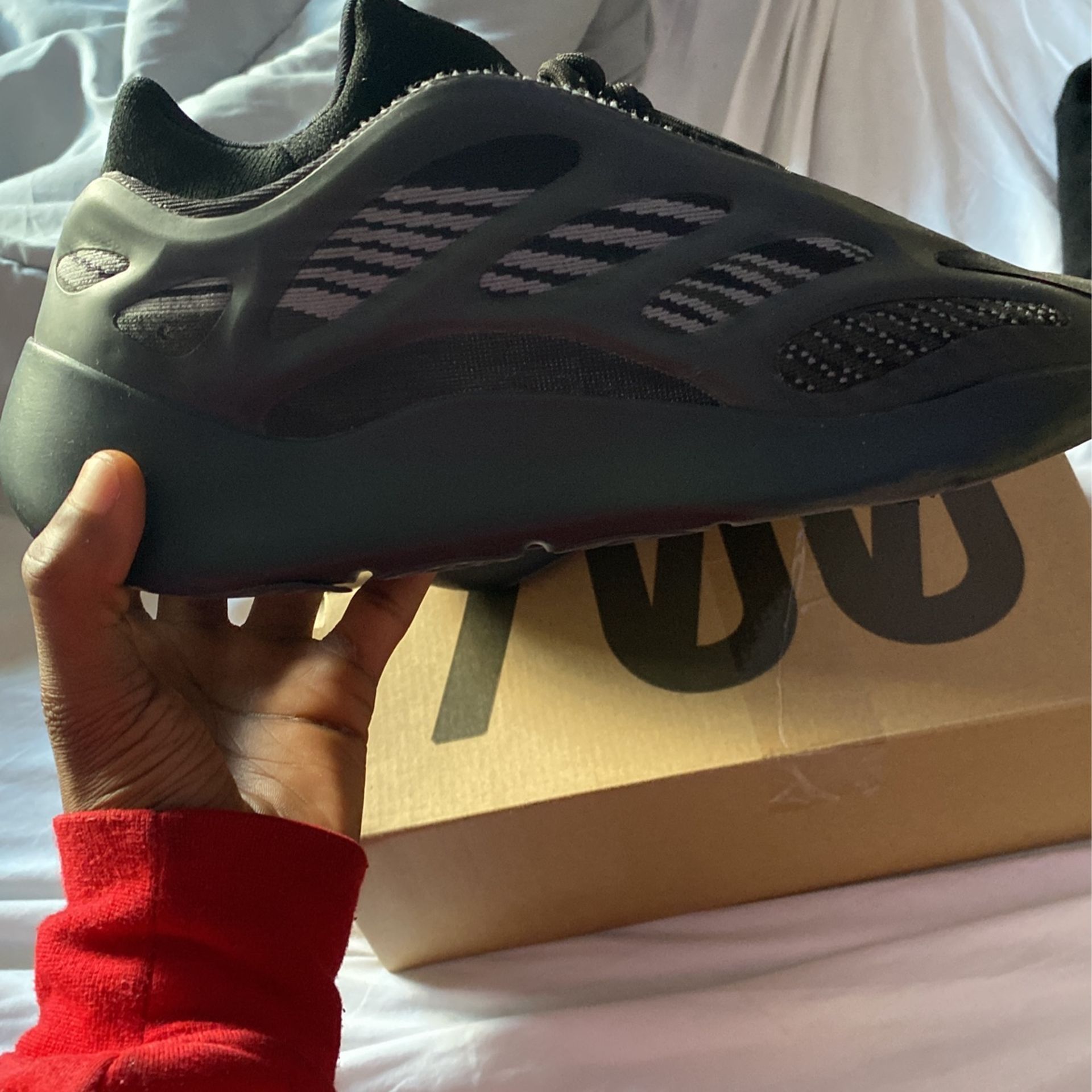 yeezy 700 v3 black