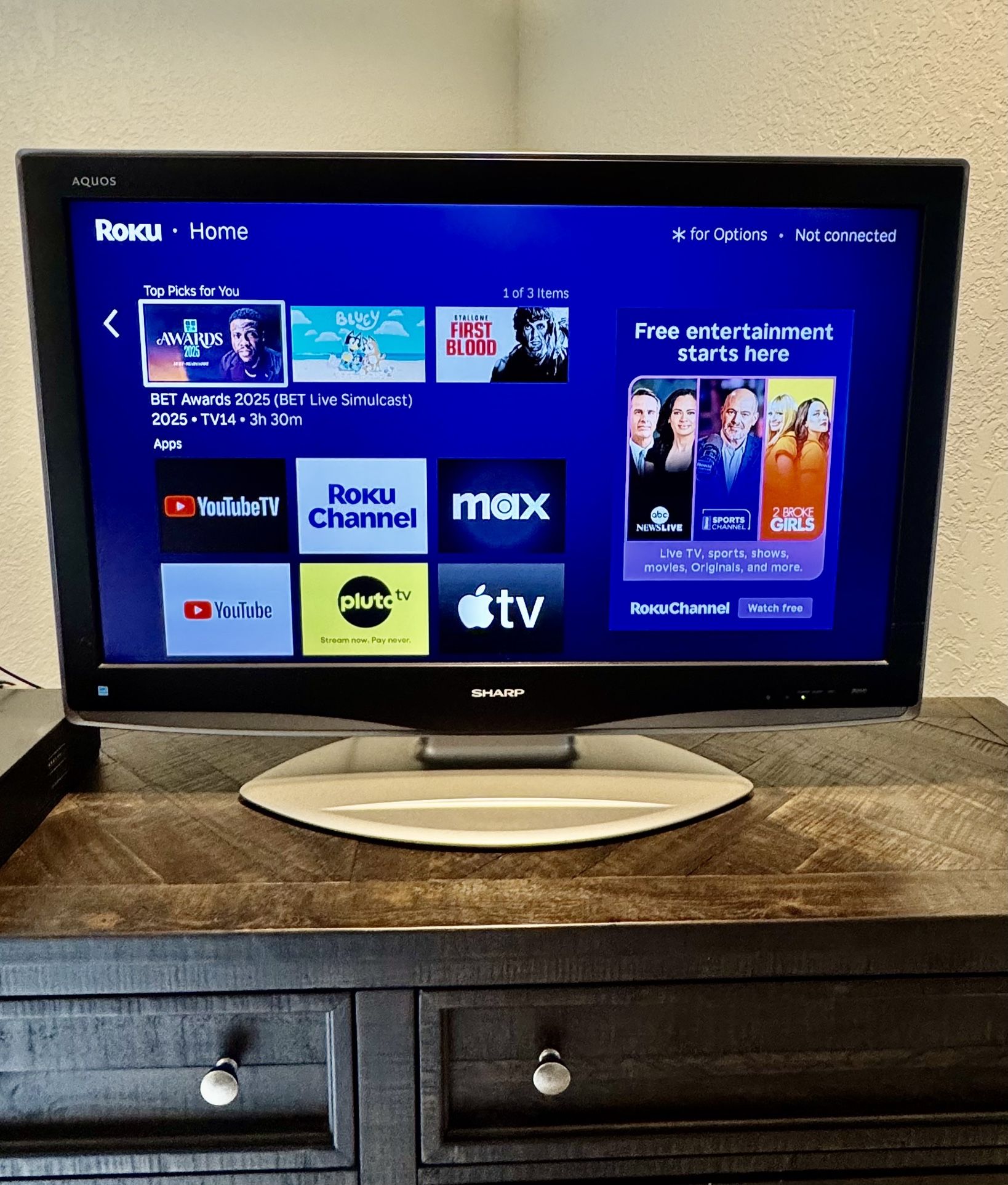 Sharp AQUOS LC-C3742U 37" LCD HDTV ++ Free Roku!!