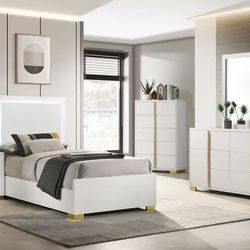 4PC Bedroom Set Twin Or Full Size