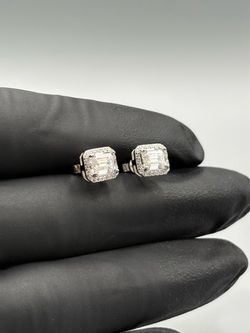 1CT VVS1 Moissanite Emerald Cut Halo Stud Earrings