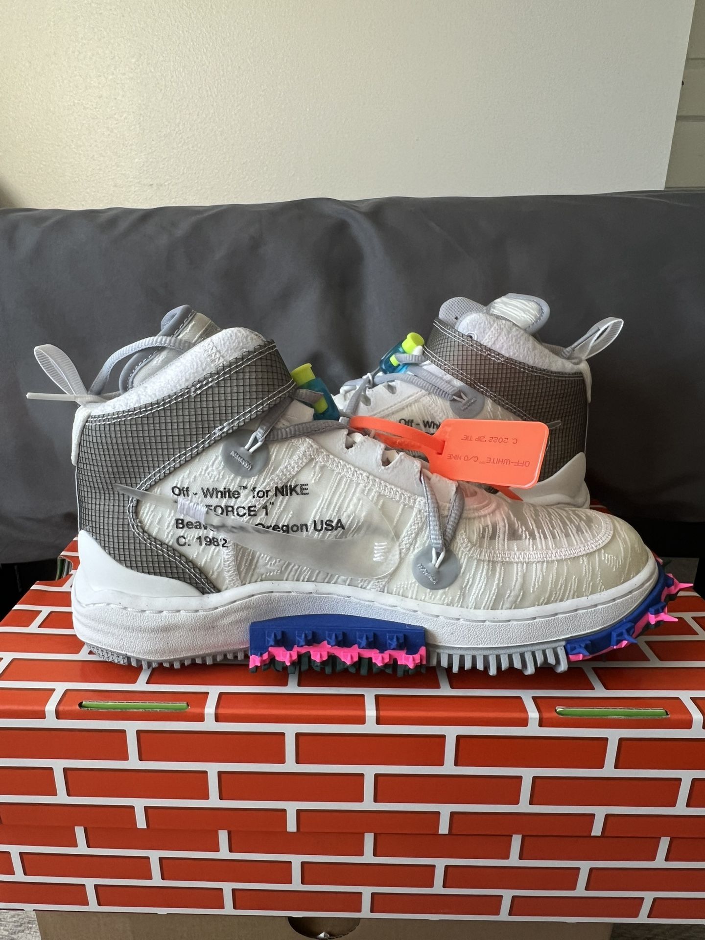 Off White x Nike Air 1 Mid Men