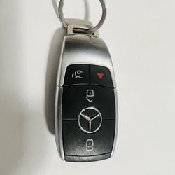 2020 GLB 250 Mercedes Benz Key