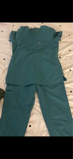 Figs scrubs