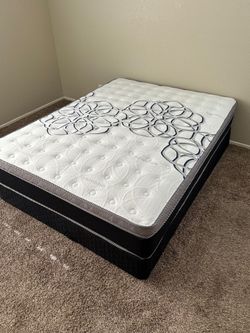 King size Mattress Pillow top new