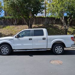 2013 Ford F-150 XLT Super Crew Cab LOW MILES