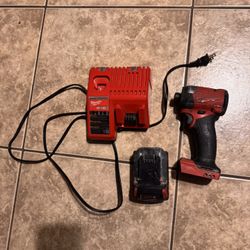 Milwaukee Impact Drill Set With Battery