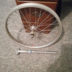 Mongoose Wheelset And Seat Post