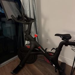 New Peleton Great Condition $800! 