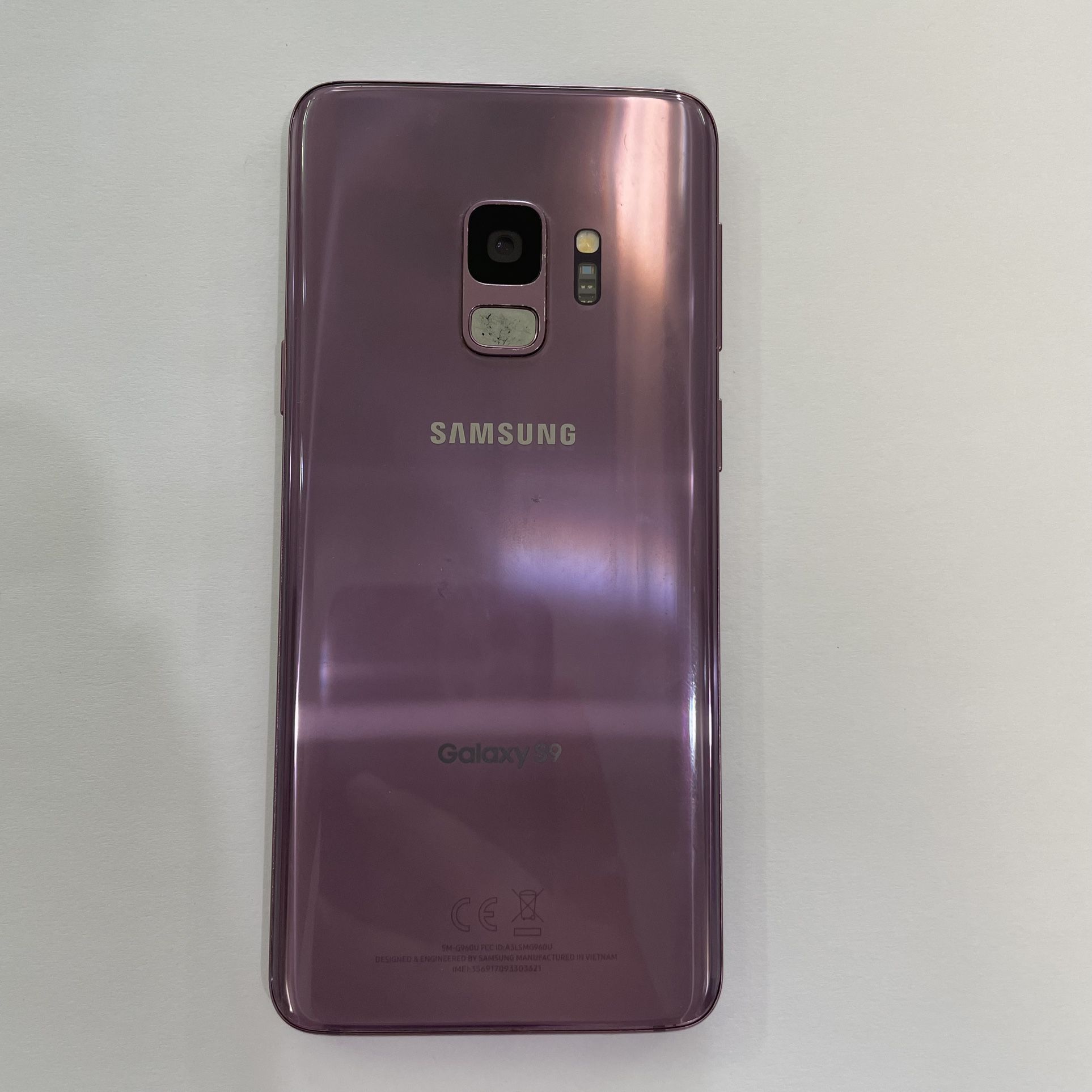 Samsung galaxy s9 unlocked , sold with store warranty 