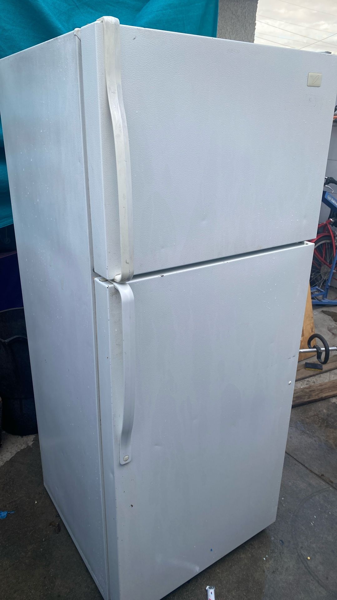 Refrigerator