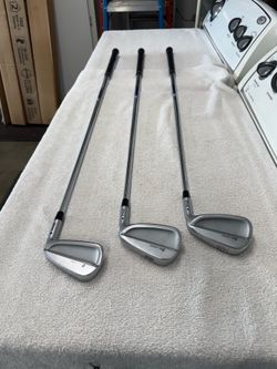 3 Golf clubs IBlade  Blue Dot 7, 8 & 9
