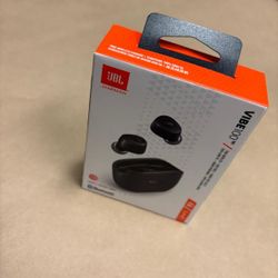 JBL Vibe 100 True Wireless Headphones New 