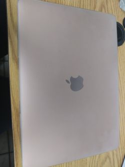 Mac Air $900