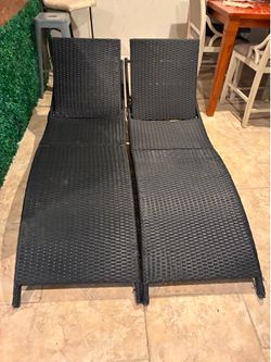 Pool /outside lounge chairs