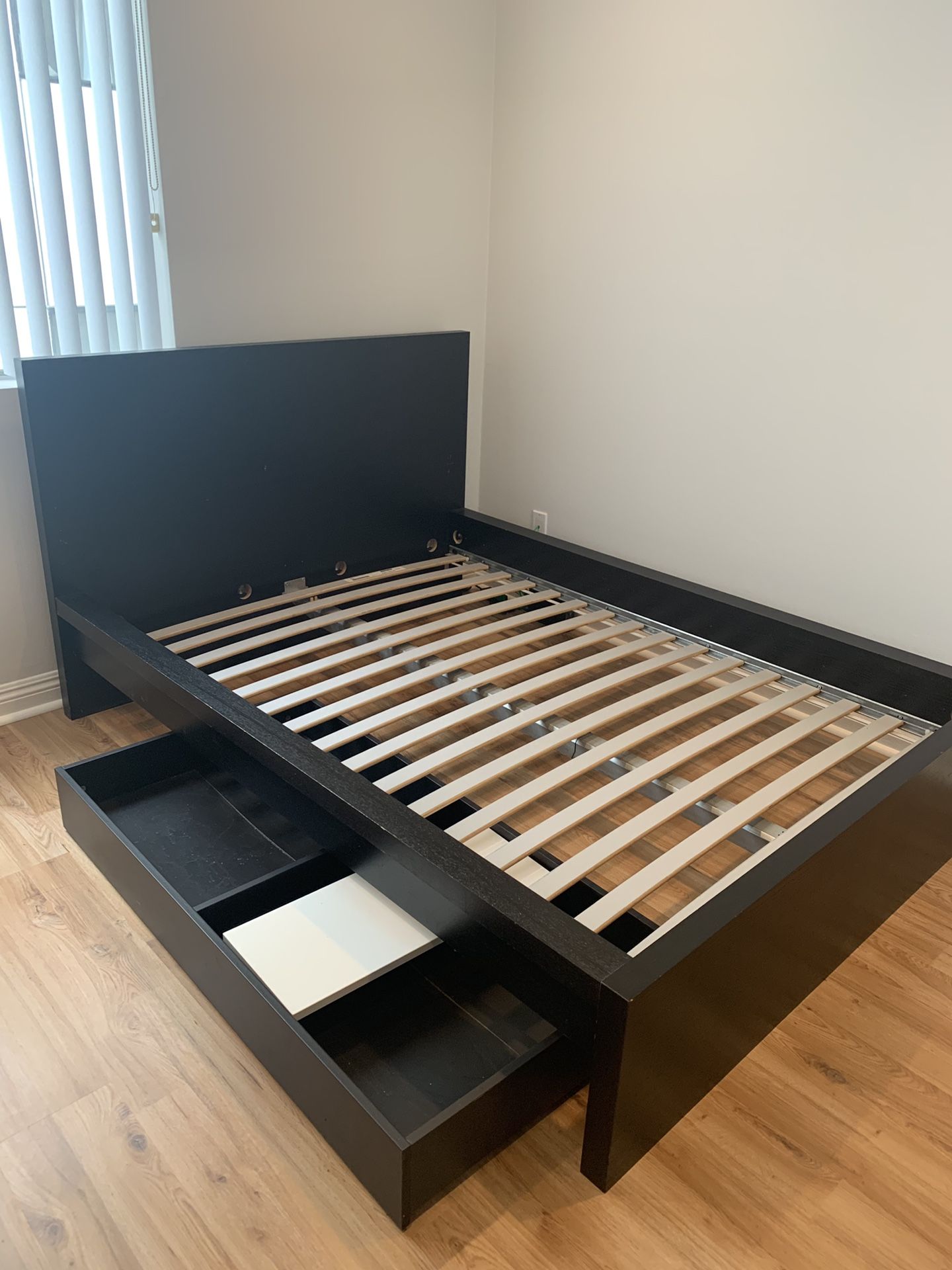 IKEA Malm Bed (Full size, Wood) + Drawer and Slats for Sale in Los