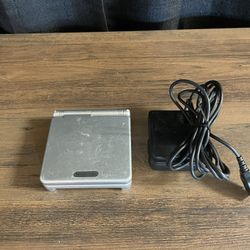 Gameboy Advance SP Platinum 