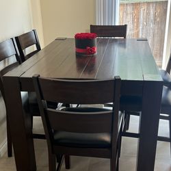 Great condition Tall dark wood Dining/kitchen table