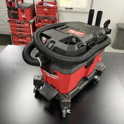 Brand New Milwaukee 6 GALLON Vacuum