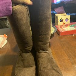 Uggs Chocolate Brown 