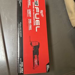 Milwaukee M12 FUEL Oscillating Multi-Tool