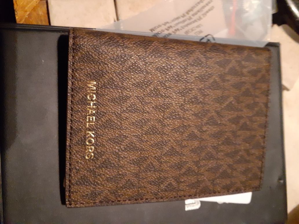 Michael Kors passport/ wallet mens