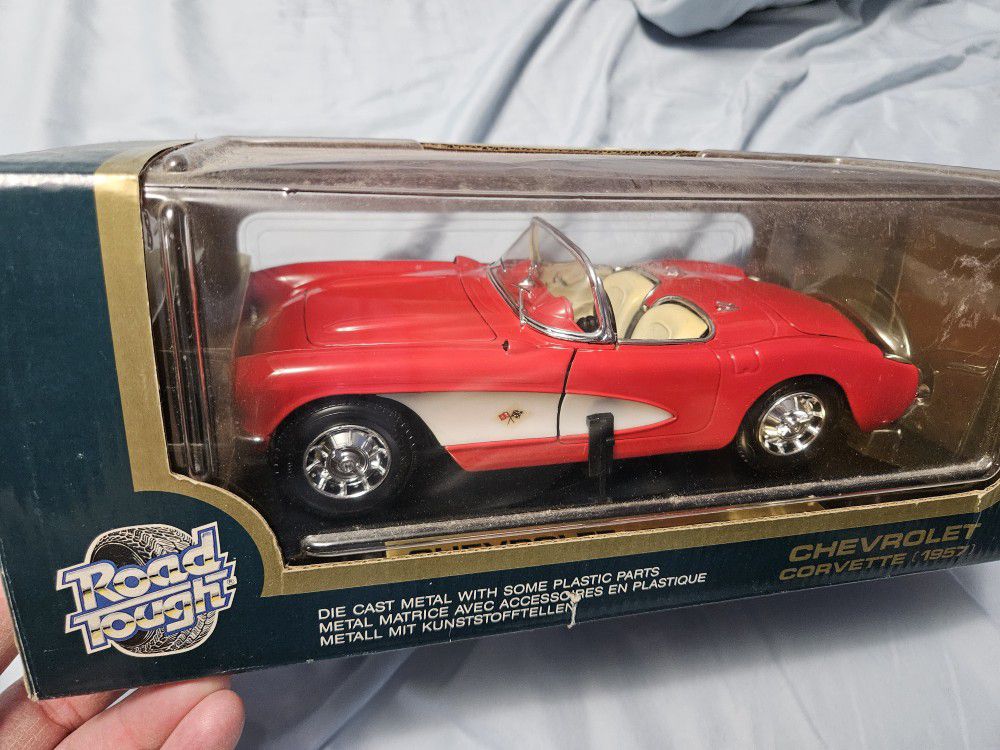 1957 Corvette 1:18 Die Cast Car Collectible - Brand New In Box 