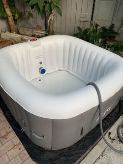 Hot tub 