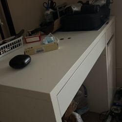 Computer table