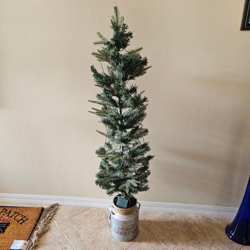 Merry Christmas Light Up Flocked Tree In Pot NEW