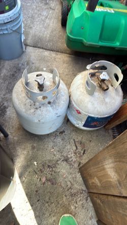 2 propane tanks 1/2 to 3/4 full each