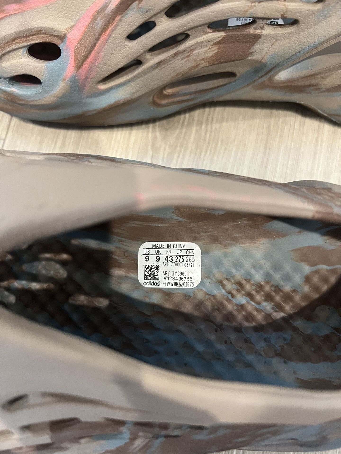 Yeezy Foam Runner, MX Sand Grey, Size 5 $260, Brand New! for Sale in Las  Vegas, NV - OfferUp