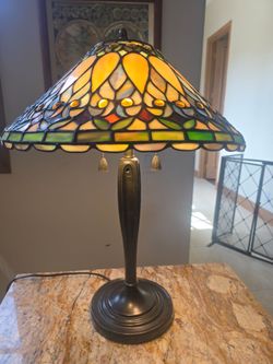Tiffany-style stained glass table lamp. 160.00    OBO