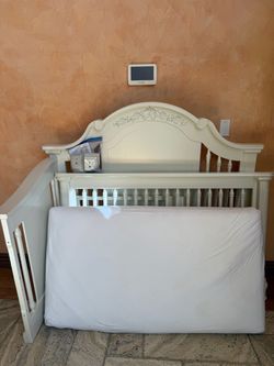 Bassett Baby - Addison Collection Convertible Crib