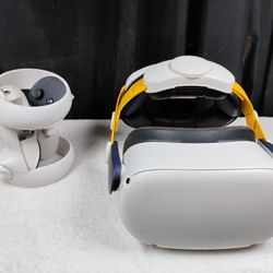 Working Oculus Quest 2 With Upgrade Headband 
