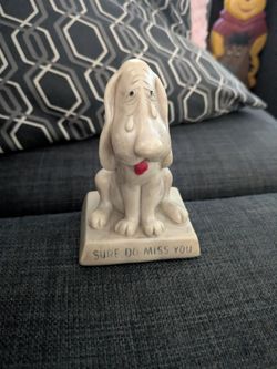Wallace and Russ Berrie Co - figurine Bassett Hound "sure do miss you"