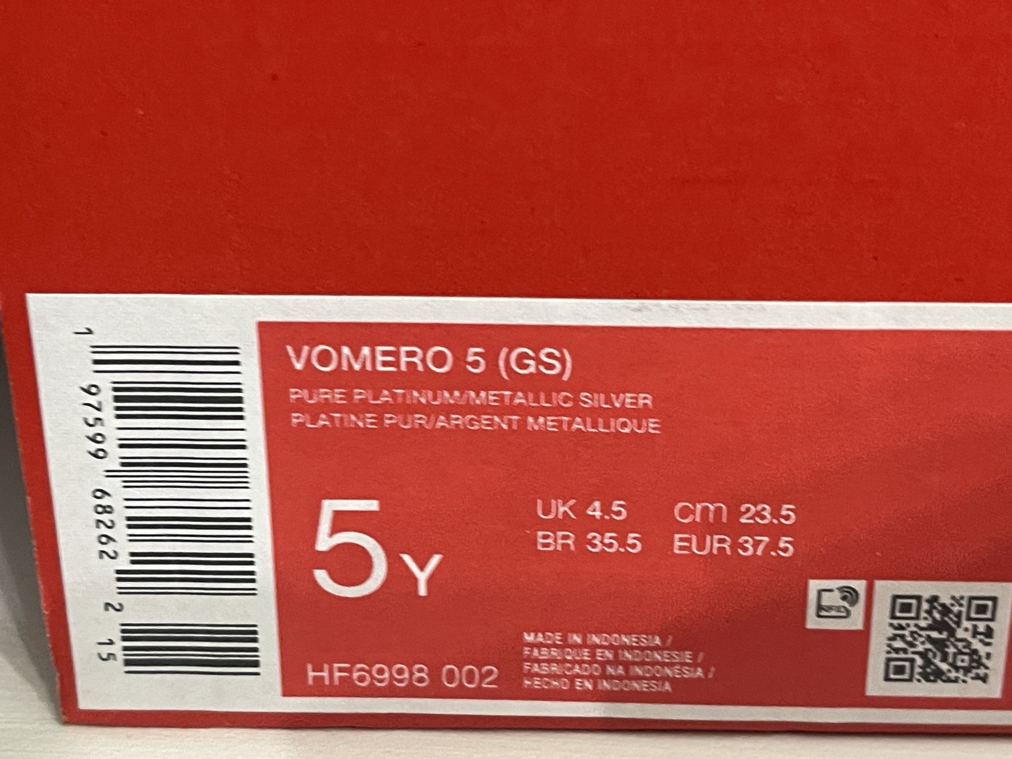 Nike Vomero 5(GS) Size 5Y Kids