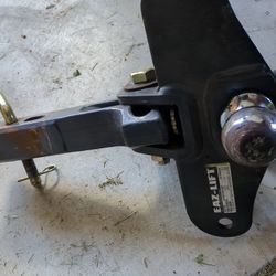Eaz-Lift trailer hitch