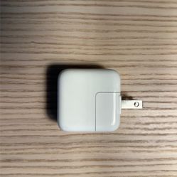 iPhone / iPad / Apple Charger 10w / Power adapter