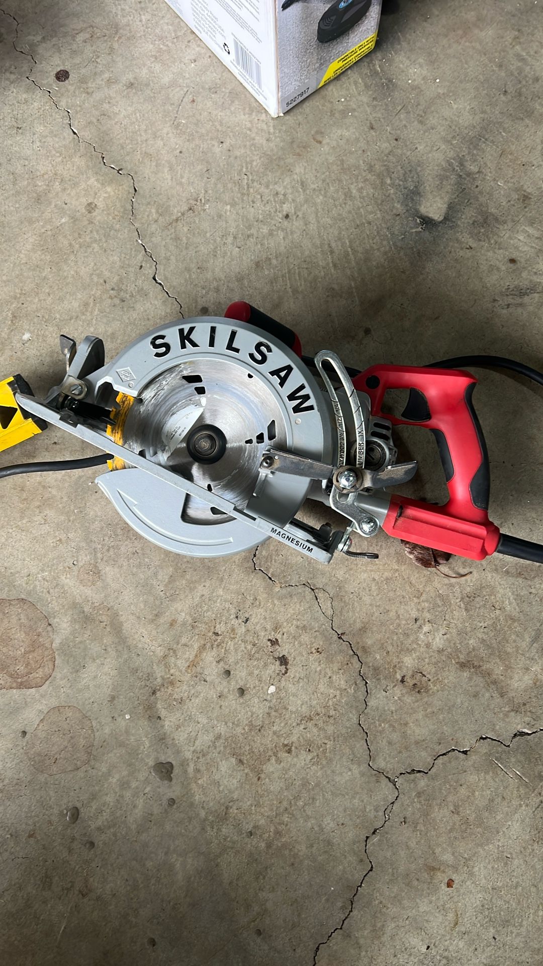 SKILSAW Magnesium Worm Drive