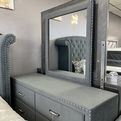 4pc Queen Bedroom Set All Velvet 