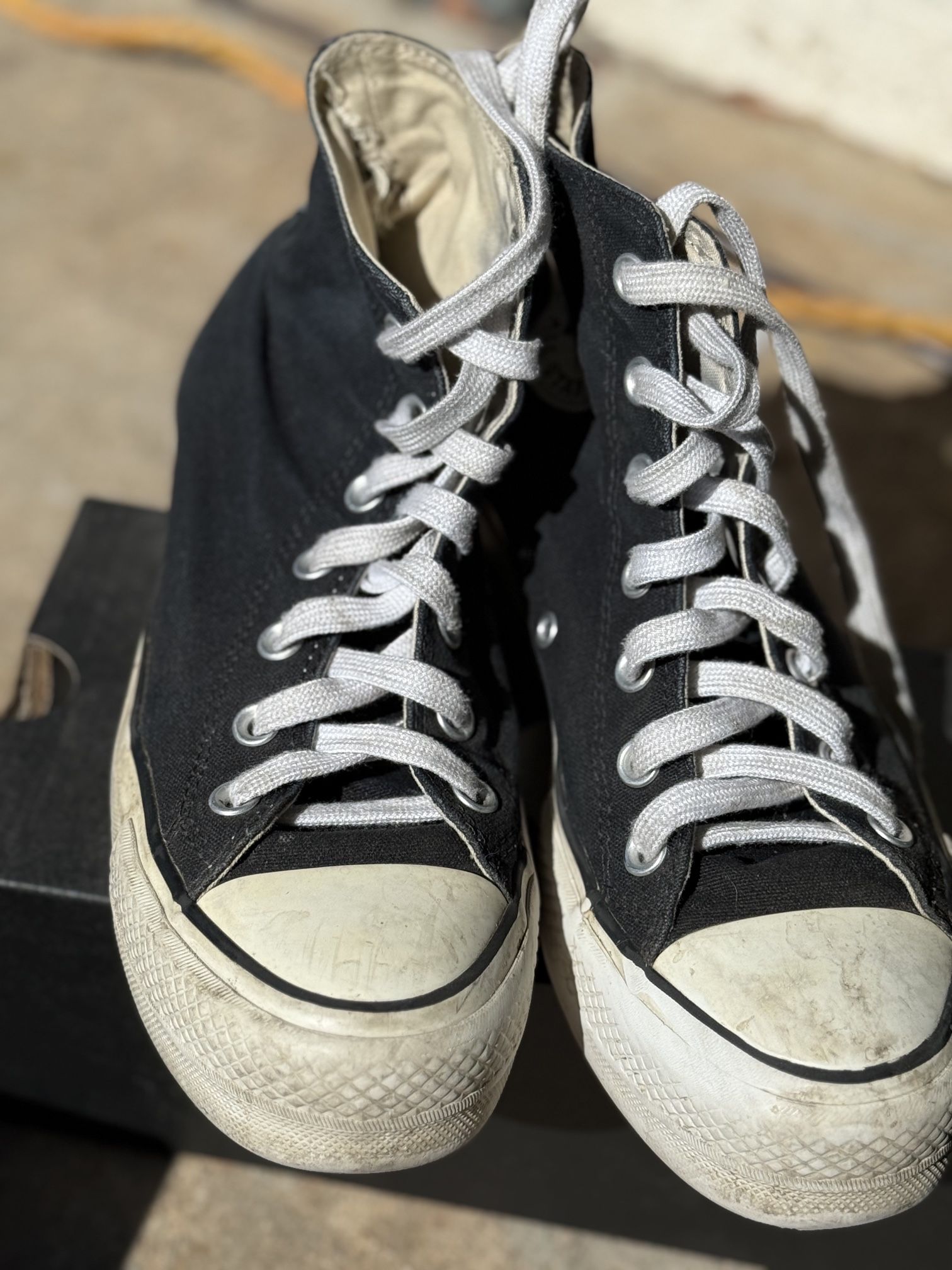 Women’s size 7 black high top converse platform