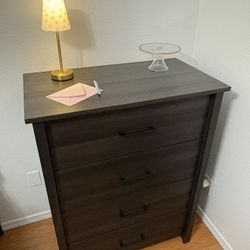 Modern Dark Wood 4-Drawer Dresser – Like New