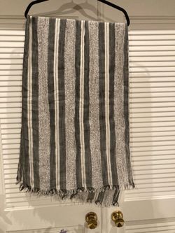 New Beautiful Scarf Gray and White